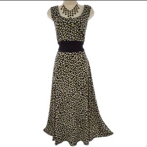 Size 12 FLATTERING RUCHED WAIST MIDI DRESS!